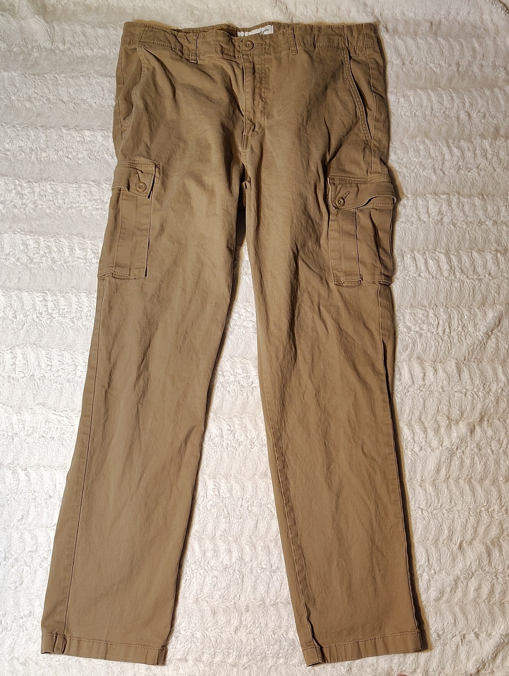 Amazon Essentials Men's Cargo Pants in Khaki Brown